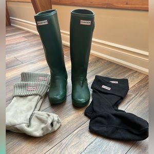 Hunter Tall Green Women’s Boots with two sets of socks!